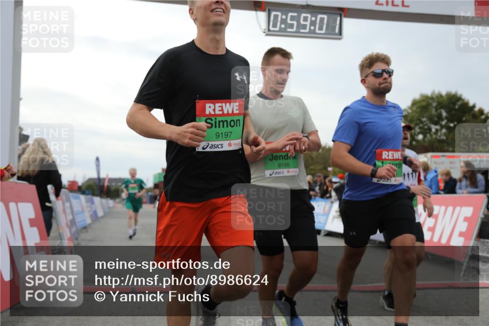 03.10.2025 - Köhlbrandbrückenlauf Yannick Fuchs http://msf.ph/oto/8986624 03.10.2025 15:58:59 Ziel 7086, 7109, 7238, 7256, 7356, 9195, 9196, 9197, 9370, 9398, 9750 meine-sportfotos.de