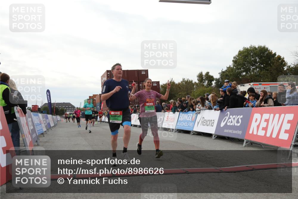 03.10.2025 - Köhlbrandbrückenlauf Yannick Fuchs http://msf.ph/oto/8986626 03.10.2025 16:11:30 Ziel 7350, 7373, 7407, 7467, 7472, 7488, 8774, 8938, 9382 meine-sportfotos.de