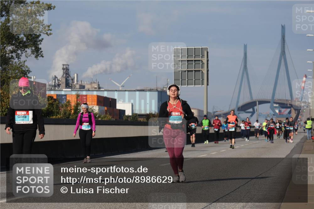 03.10.2025 - Köhlbrandbrückenlauf Luisa Fischer http://msf.ph/oto/8986629 03.10.2025 11:21:00 Position 3 2394, 3822 meine-sportfotos.de