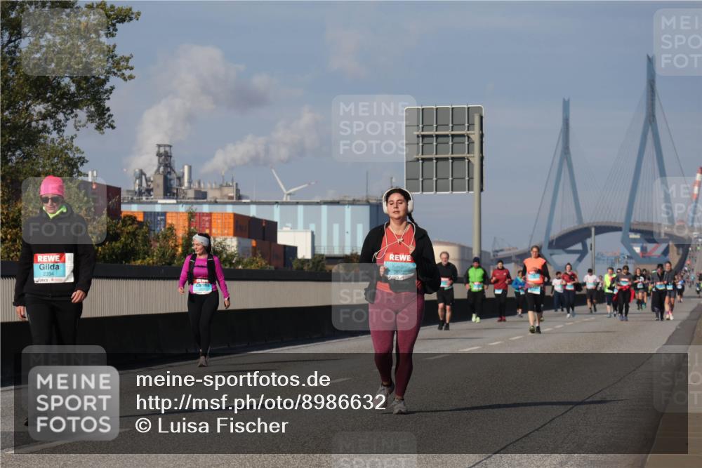 03.10.2025 - Köhlbrandbrückenlauf Luisa Fischer http://msf.ph/oto/8986632 03.10.2025 11:21:00 Position 3 2394, 3822 meine-sportfotos.de