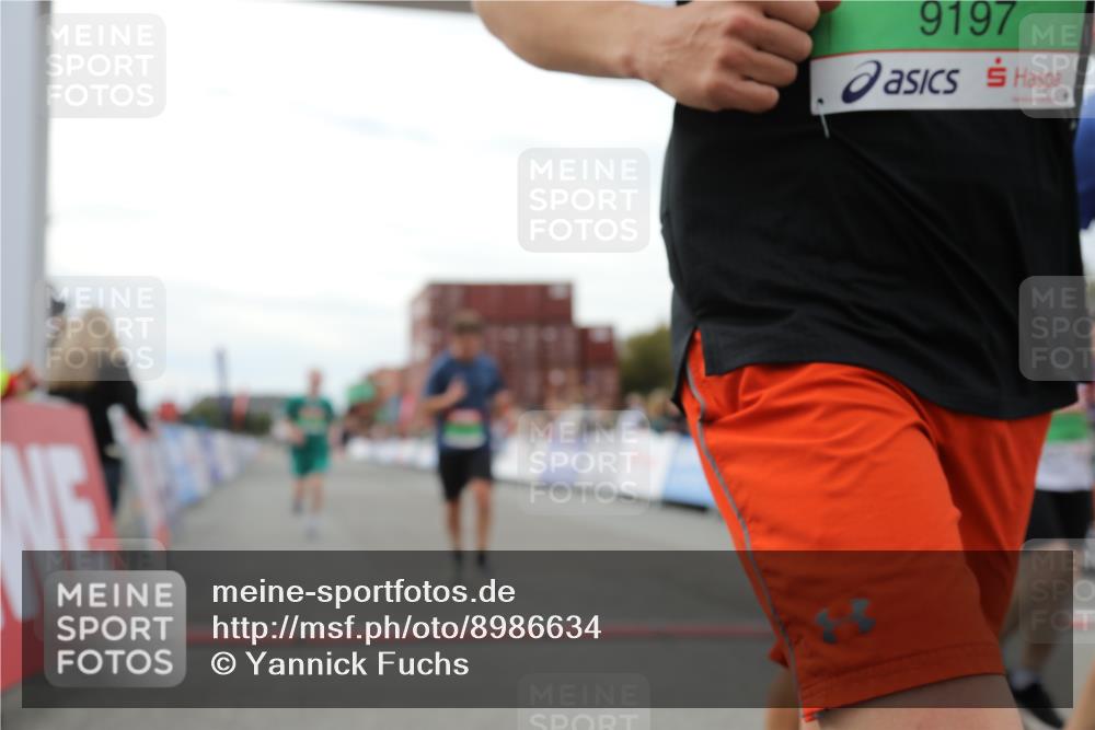03.10.2025 - Köhlbrandbrückenlauf Yannick Fuchs http://msf.ph/oto/8986634 03.10.2025 15:58:59 Ziel 7086, 7109, 7238, 7256, 7356, 9195, 9196, 9197, 9370, 9398, 9750 meine-sportfotos.de