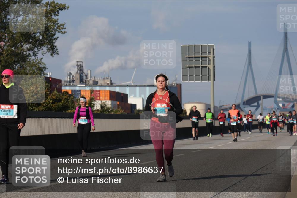 03.10.2025 - Köhlbrandbrückenlauf Luisa Fischer http://msf.ph/oto/8986637 03.10.2025 11:21:01 Position 3 3822, 2394 meine-sportfotos.de