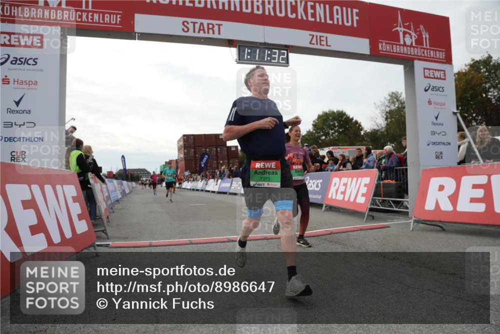 03.10.2025 - Köhlbrandbrückenlauf Yannick Fuchs http://msf.ph/oto/8986647 03.10.2025 16:11:30 Ziel 7350, 7373, 7407, 7467, 7472, 7488, 8774, 8938, 9382 meine-sportfotos.de