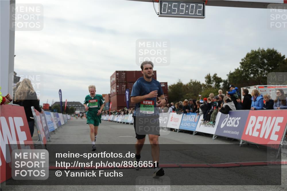 03.10.2025 - Köhlbrandbrückenlauf Yannick Fuchs http://msf.ph/oto/8986651 03.10.2025 15:59:00 Ziel 7086, 7109, 7238, 7256, 9195, 9196, 9197, 9370, 9398, 9750 meine-sportfotos.de