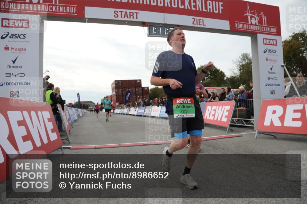 03.10.2025 - Köhlbrandbrückenlauf Yannick Fuchs http://msf.ph/oto/8986652 03.10.2025 16:11:31 Ziel 7196, 7350, 7373, 7407, 7467, 7488, 8774, 8938, 9382 meine-sportfotos.de