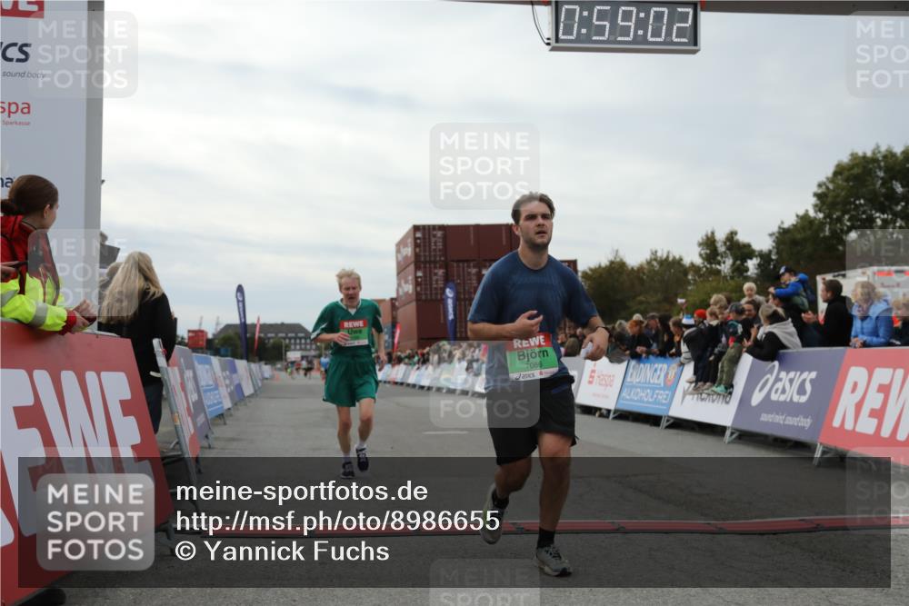 03.10.2025 - Köhlbrandbrückenlauf Yannick Fuchs http://msf.ph/oto/8986655 03.10.2025 15:59:00 Ziel 7086, 7109, 7238, 7256, 9195, 9196, 9197, 9370, 9398, 9750 meine-sportfotos.de
