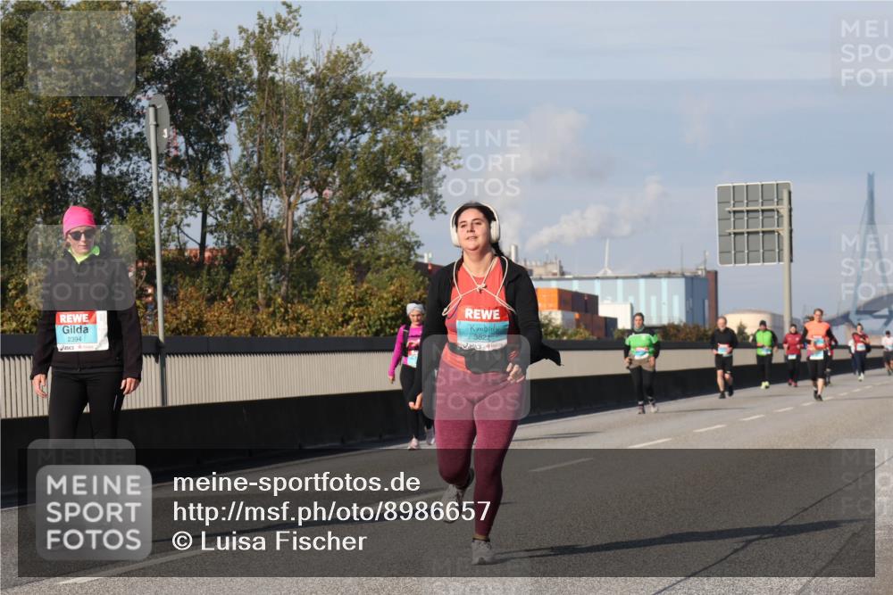 03.10.2025 - Köhlbrandbrückenlauf Luisa Fischer http://msf.ph/oto/8986657 03.10.2025 11:21:04 Position 3 2394, 3822 meine-sportfotos.de