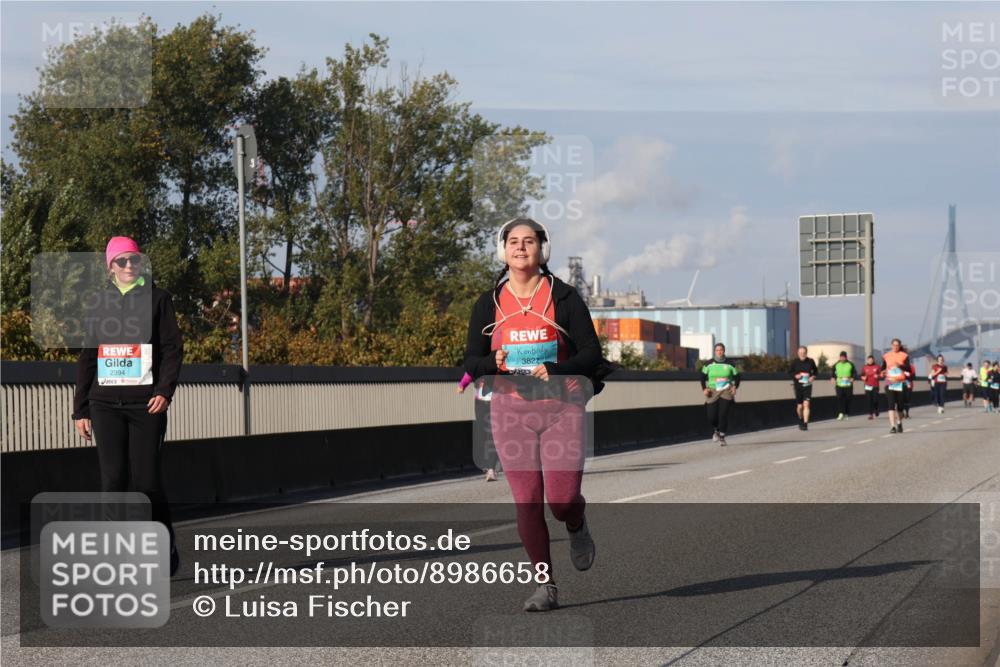 03.10.2025 - Köhlbrandbrückenlauf Luisa Fischer http://msf.ph/oto/8986658 03.10.2025 11:21:05 Position 3 2394, 3822 meine-sportfotos.de