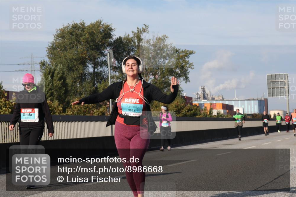 03.10.2025 - Köhlbrandbrückenlauf Luisa Fischer http://msf.ph/oto/8986668 03.10.2025 11:21:06 Position 3 2394, 3822 meine-sportfotos.de