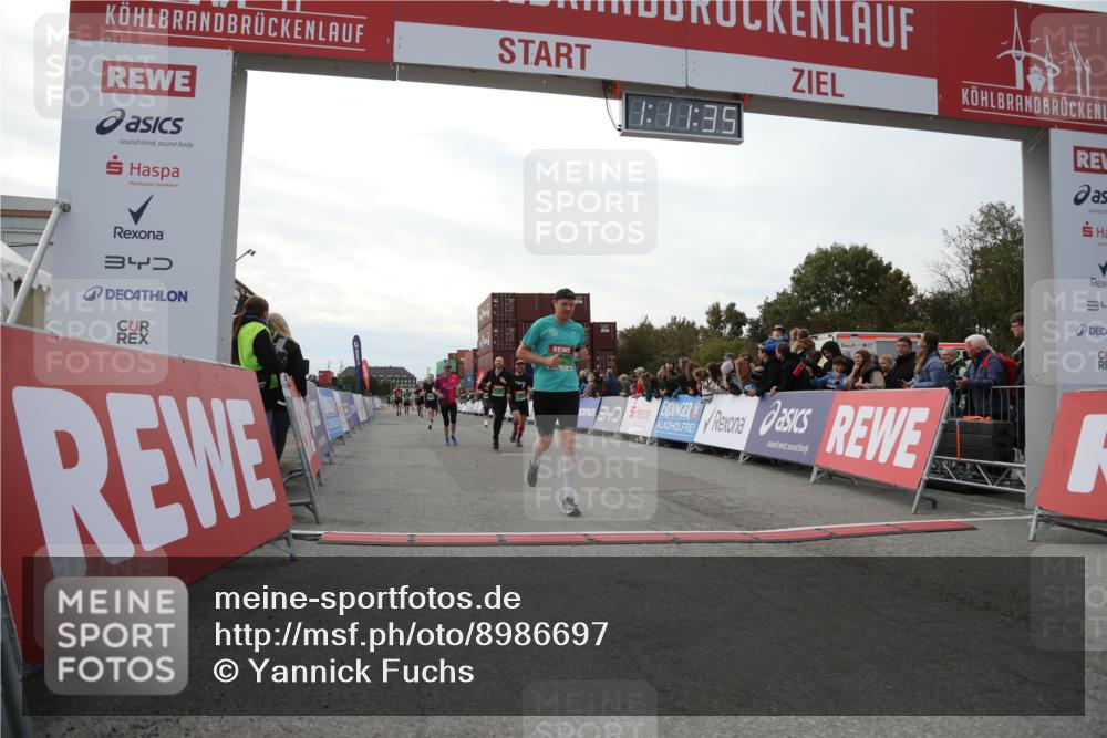 03.10.2025 - Köhlbrandbrückenlauf Yannick Fuchs http://msf.ph/oto/8986697 03.10.2025 16:11:33 Ziel 7196, 7350, 7373, 7407, 7467, 7488, 8774, 8938, 9382 meine-sportfotos.de