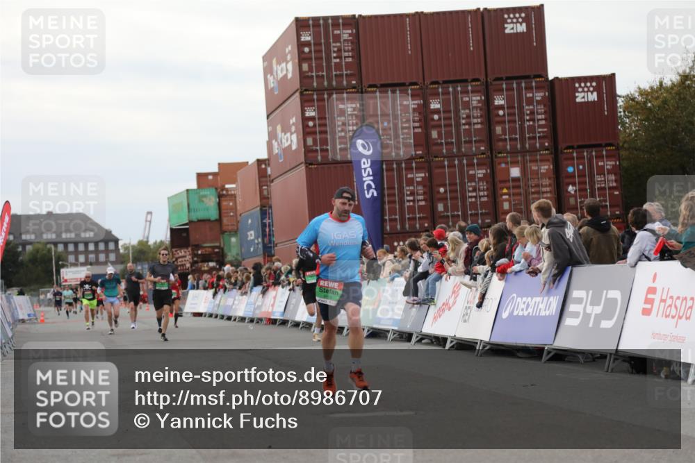 03.10.2025 - Köhlbrandbrückenlauf Yannick Fuchs http://msf.ph/oto/8986707 03.10.2025 15:59:10 Ziel 7496, 9118, 9521 meine-sportfotos.de