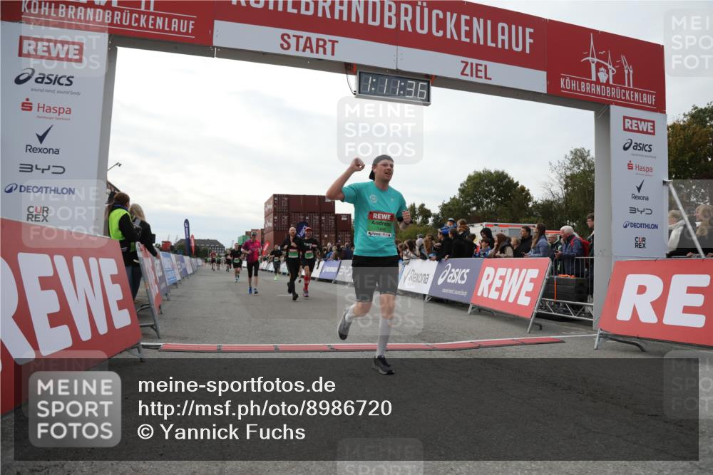 03.10.2025 - Köhlbrandbrückenlauf Yannick Fuchs http://msf.ph/oto/8986720 03.10.2025 16:11:34 Ziel 7196, 7407, 7467, 7488, 8774, 8938, 9382 meine-sportfotos.de