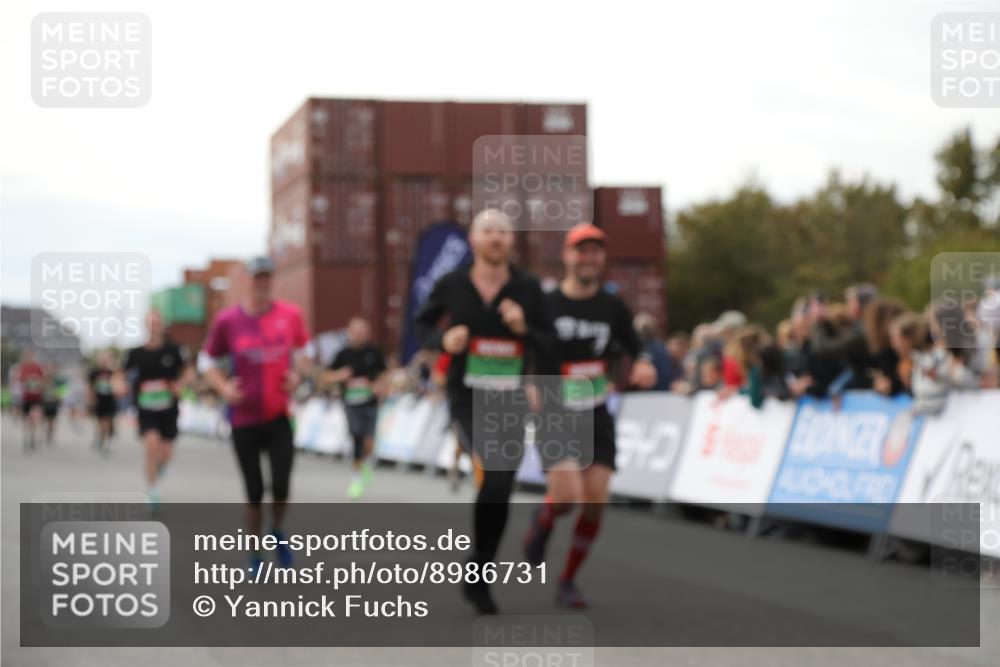 03.10.2025 - Köhlbrandbrückenlauf Yannick Fuchs http://msf.ph/oto/8986731 03.10.2025 16:11:35 Ziel 7196, 7407, 7467, 7488, 8774, 8938, 9382 meine-sportfotos.de
