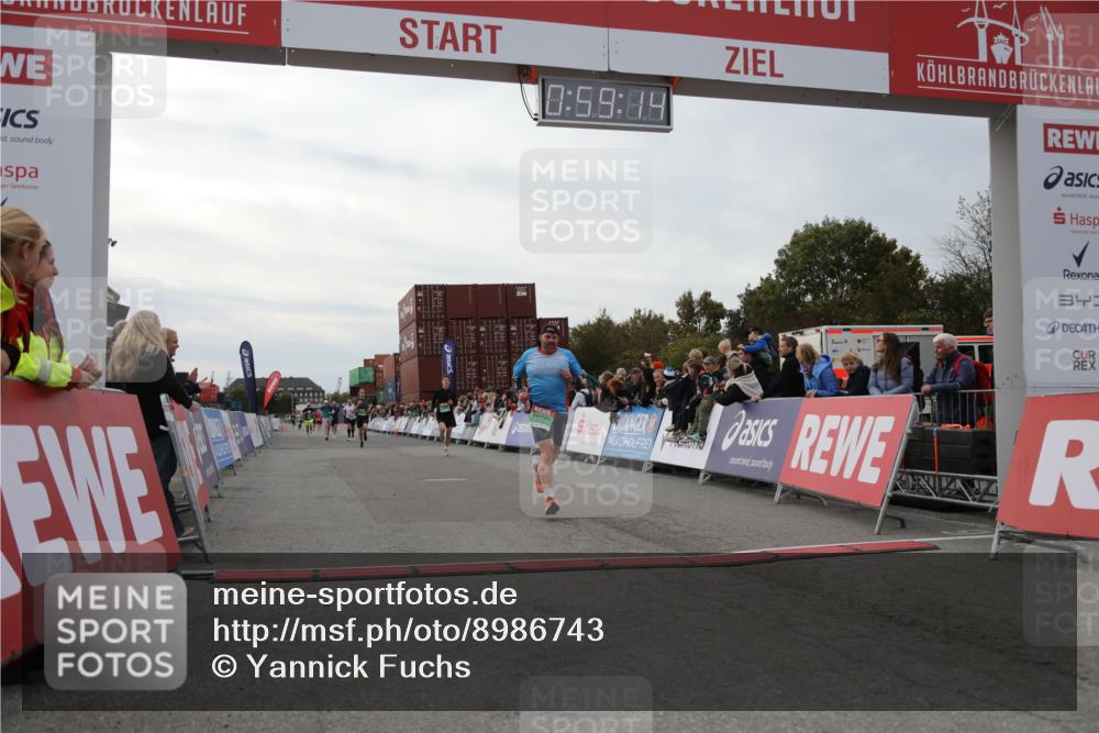 03.10.2025 - Köhlbrandbrückenlauf Yannick Fuchs http://msf.ph/oto/8986743 03.10.2025 15:59:12 Ziel 7262, 7496, 8780, 9118, 9521 meine-sportfotos.de