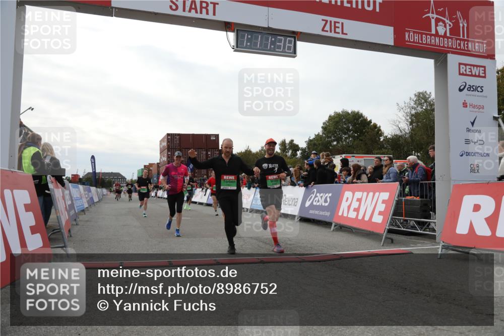 03.10.2025 - Köhlbrandbrückenlauf Yannick Fuchs http://msf.ph/oto/8986752 03.10.2025 16:11:36 Ziel 7196, 7330, 7407, 7467, 7488, 8774, 8938, 9200, 9382, 9634 meine-sportfotos.de
