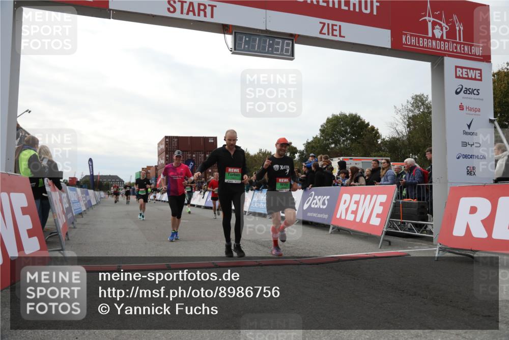03.10.2025 - Köhlbrandbrückenlauf Yannick Fuchs http://msf.ph/oto/8986756 03.10.2025 16:11:36 Ziel 7196, 7330, 7407, 7467, 7488, 8774, 8938, 9200, 9382, 9634 meine-sportfotos.de