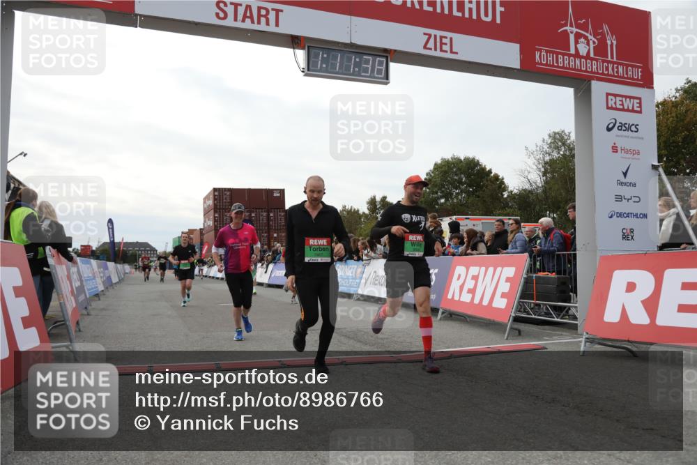 03.10.2025 - Köhlbrandbrückenlauf Yannick Fuchs http://msf.ph/oto/8986766 03.10.2025 16:11:36 Ziel 7196, 7330, 7407, 7467, 7488, 8774, 8938, 9200, 9382, 9634 meine-sportfotos.de