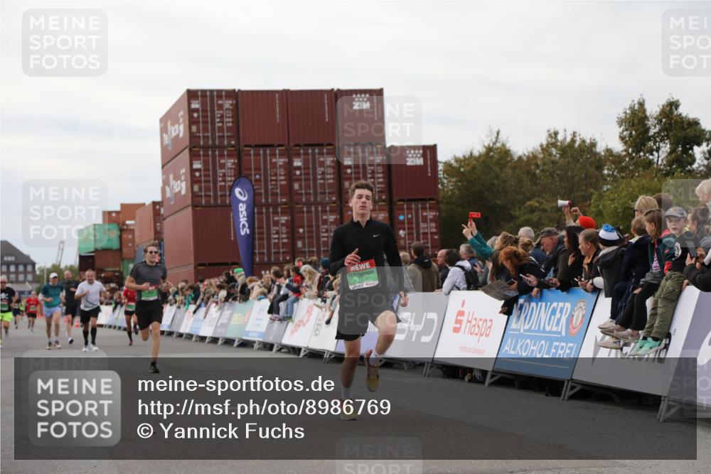03.10.2025 - Köhlbrandbrückenlauf Yannick Fuchs http://msf.ph/oto/8986769 03.10.2025 15:59:14 Ziel 7262, 7496, 8780, 9118, 9126, 9521 meine-sportfotos.de
