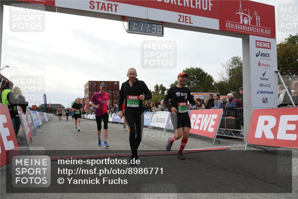 03.10.2025 - Köhlbrandbrückenlauf Yannick Fuchs http://msf.ph/oto/8986771 03.10.2025 16:11:36 Ziel 7196, 7330, 7407, 7467, 7488, 8774, 8938, 9200, 9382, 9634 meine-sportfotos.de