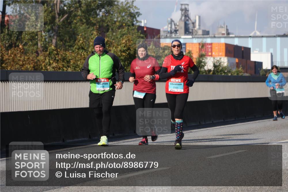 03.10.2025 - Köhlbrandbrückenlauf Luisa Fischer http://msf.ph/oto/8986779 03.10.2025 11:21:29 Position 3 2565 meine-sportfotos.de