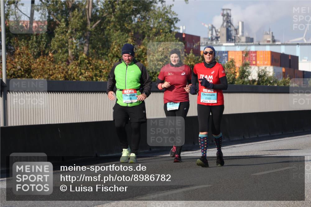 03.10.2025 - Köhlbrandbrückenlauf Luisa Fischer http://msf.ph/oto/8986782 03.10.2025 11:21:30 Position 3 2517, 2565 meine-sportfotos.de