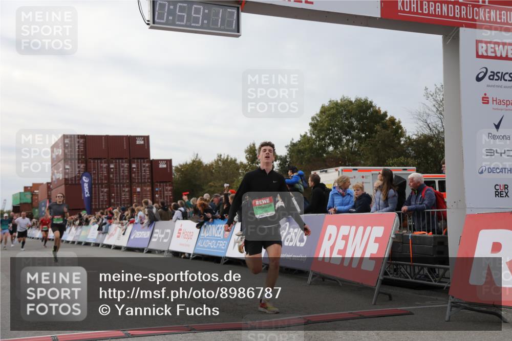 03.10.2025 - Köhlbrandbrückenlauf Yannick Fuchs http://msf.ph/oto/8986787 03.10.2025 15:59:15 Ziel 7262, 7496, 8780, 9118, 9126, 9238, 9521, 9577 meine-sportfotos.de