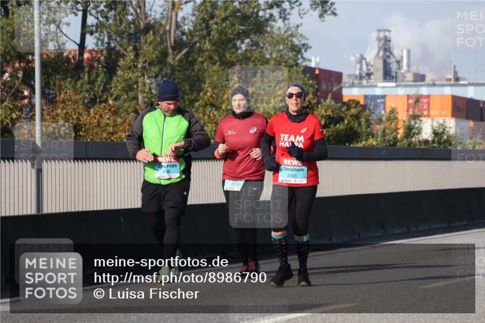 03.10.2025 - Köhlbrandbrückenlauf Luisa Fischer http://msf.ph/oto/8986790 03.10.2025 11:21:31 Position 3 2545, 2517, 2565 meine-sportfotos.de
