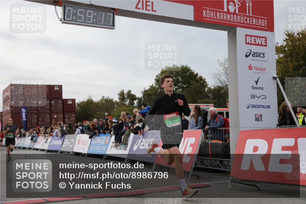 03.10.2025 - Köhlbrandbrückenlauf Yannick Fuchs http://msf.ph/oto/8986796 03.10.2025 15:59:15 Ziel 7262, 7496, 8780, 9118, 9126, 9238, 9521, 9577 meine-sportfotos.de