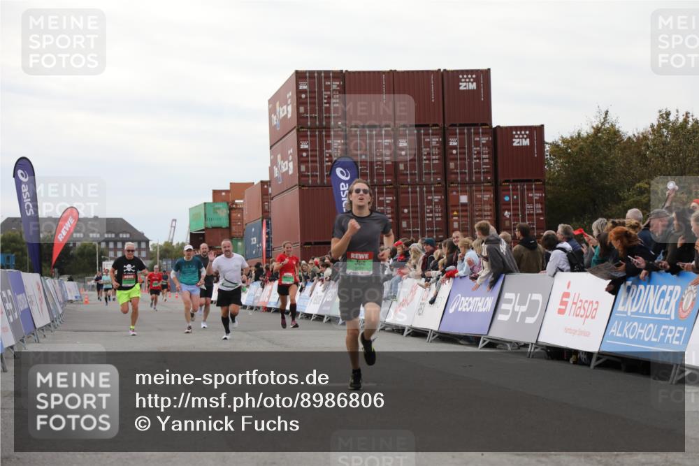 03.10.2025 - Köhlbrandbrückenlauf Yannick Fuchs http://msf.ph/oto/8986806 03.10.2025 15:59:16 Ziel 7262, 7496, 8780, 9118, 9126, 9238, 9521, 9577 meine-sportfotos.de