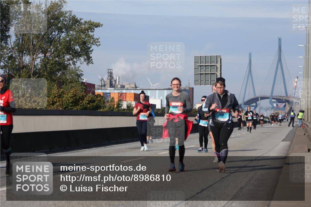 03.10.2025 - Köhlbrandbrückenlauf Luisa Fischer http://msf.ph/oto/8986810 03.10.2025 11:21:34 Position 3  meine-sportfotos.de