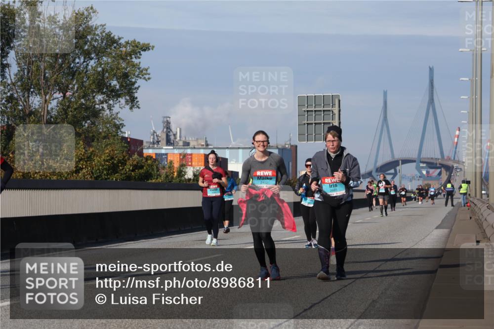 03.10.2025 - Köhlbrandbrückenlauf Luisa Fischer http://msf.ph/oto/8986811 03.10.2025 11:21:34 Position 3 2452, 2665 meine-sportfotos.de