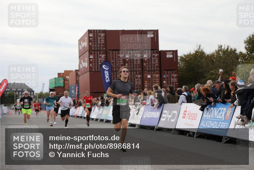 03.10.2025 - Köhlbrandbrückenlauf Yannick Fuchs http://msf.ph/oto/8986814 03.10.2025 15:59:16 Ziel 7262, 7496, 8780, 9118, 9126, 9238, 9521, 9577 meine-sportfotos.de