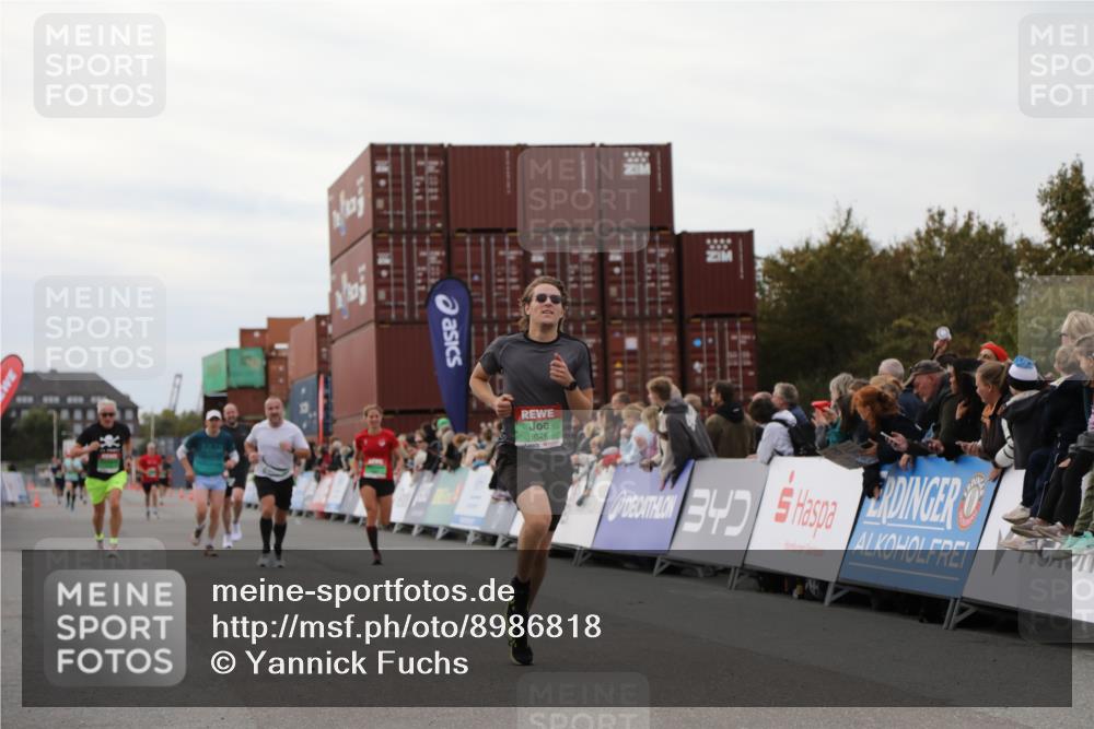 03.10.2025 - Köhlbrandbrückenlauf Yannick Fuchs http://msf.ph/oto/8986818 03.10.2025 15:59:16 Ziel 7262, 7496, 8780, 9118, 9126, 9238, 9521, 9577 meine-sportfotos.de