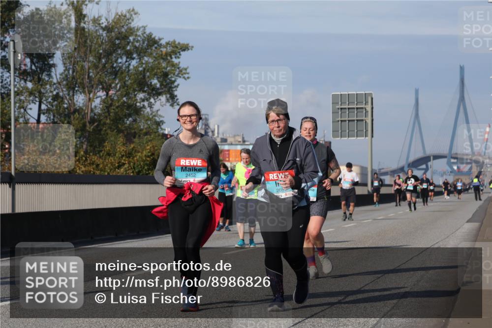 03.10.2025 - Köhlbrandbrückenlauf Luisa Fischer http://msf.ph/oto/8986826 03.10.2025 11:21:37 Position 3 2452, 266 meine-sportfotos.de