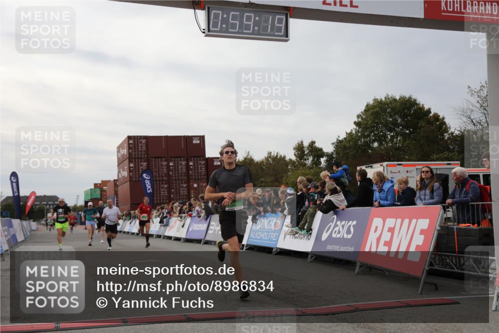 03.10.2025 - Köhlbrandbrückenlauf Yannick Fuchs http://msf.ph/oto/8986834 03.10.2025 15:59:17 Ziel 7262, 7496, 8780, 9118, 9126, 9238, 9521, 9577 meine-sportfotos.de