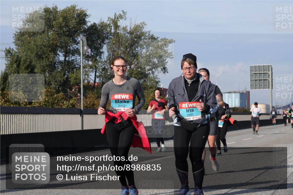 03.10.2025 - Köhlbrandbrückenlauf Luisa Fischer http://msf.ph/oto/8986835 03.10.2025 11:21:38 Position 3 2452, 2665 meine-sportfotos.de