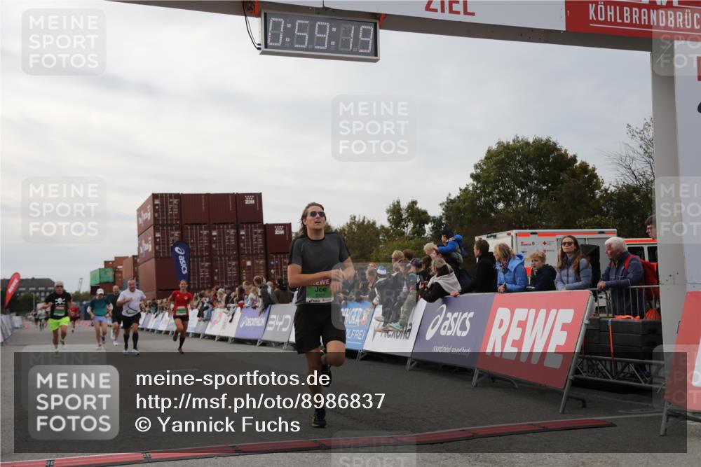 03.10.2025 - Köhlbrandbrückenlauf Yannick Fuchs http://msf.ph/oto/8986837 03.10.2025 15:59:17 Ziel 7262, 7496, 8780, 9118, 9126, 9238, 9521, 9577 meine-sportfotos.de