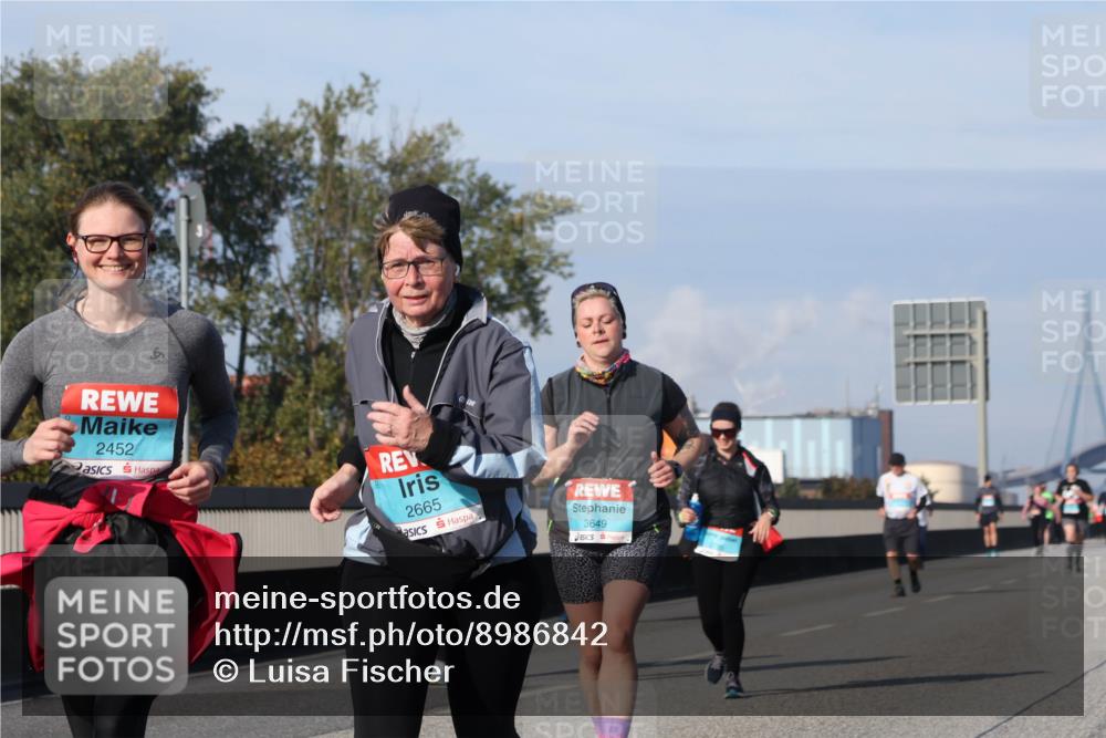 03.10.2025 - Köhlbrandbrückenlauf Luisa Fischer http://msf.ph/oto/8986842 03.10.2025 11:21:39 Position 3 2452, 2665, 3649 meine-sportfotos.de
