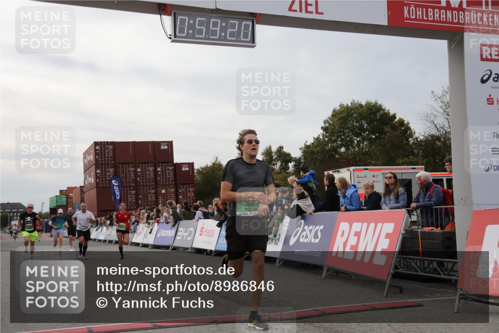 03.10.2025 - Köhlbrandbrückenlauf Yannick Fuchs http://msf.ph/oto/8986846 03.10.2025 15:59:18 Ziel 7262, 7496, 8780, 9126, 9238, 9521, 9577 meine-sportfotos.de
