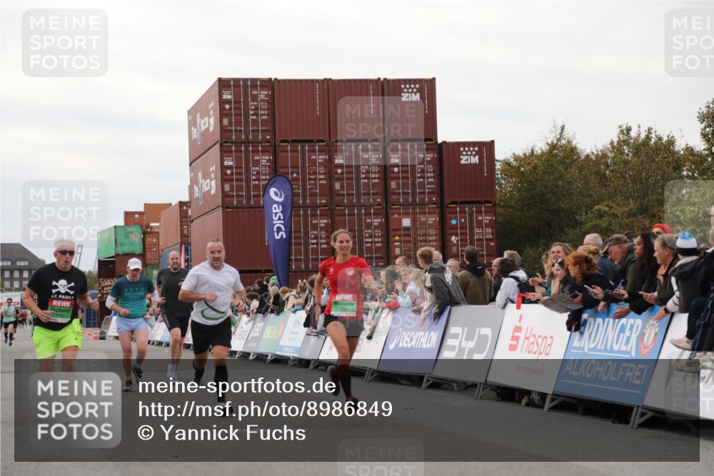 03.10.2025 - Köhlbrandbrückenlauf Yannick Fuchs http://msf.ph/oto/8986849 03.10.2025 15:59:18 Ziel 7262, 7496, 8780, 9126, 9238, 9521, 9577 meine-sportfotos.de