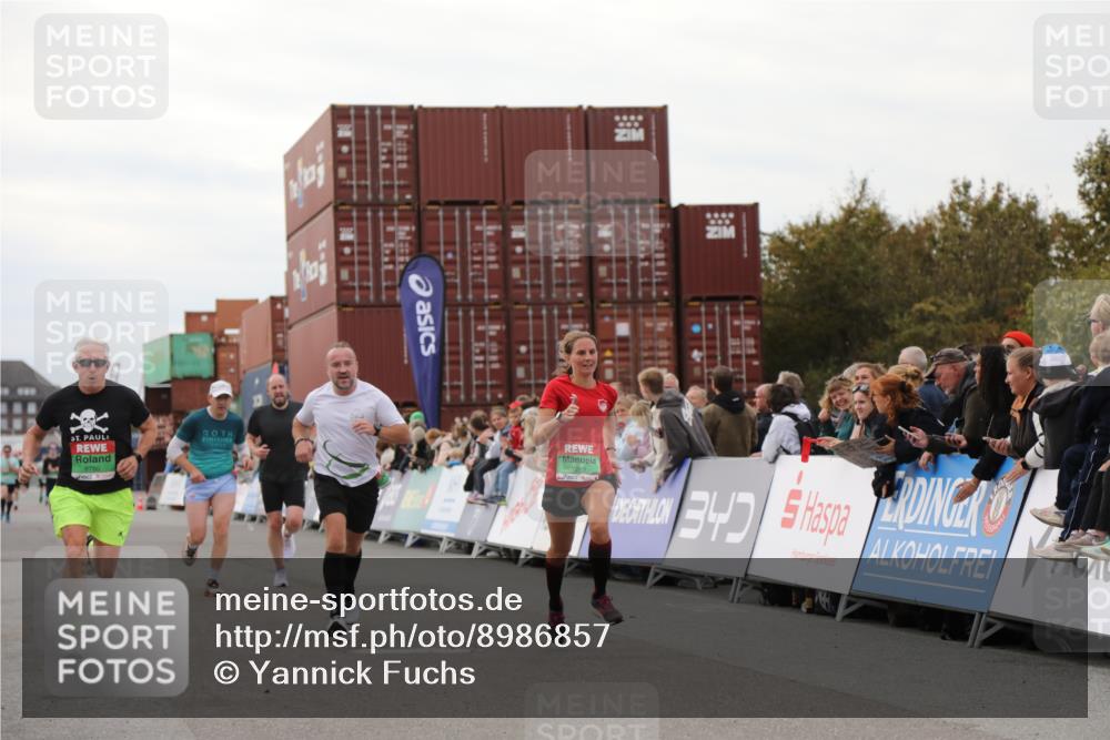 03.10.2025 - Köhlbrandbrückenlauf Yannick Fuchs http://msf.ph/oto/8986857 03.10.2025 15:59:19 Ziel 7262, 7496, 8780, 9126, 9238, 9521, 9577 meine-sportfotos.de