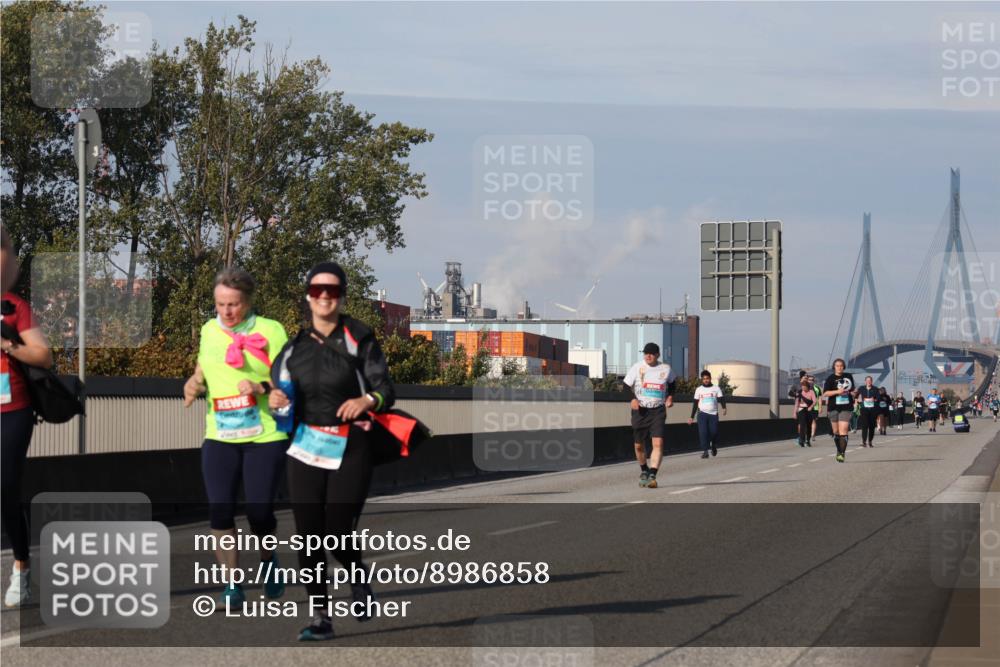 03.10.2025 - Köhlbrandbrückenlauf Luisa Fischer http://msf.ph/oto/8986858 03.10.2025 11:21:42 Position 3  meine-sportfotos.de