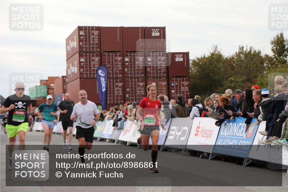 03.10.2025 - Köhlbrandbrückenlauf Yannick Fuchs http://msf.ph/oto/8986861 03.10.2025 15:59:19 Ziel 7262, 7496, 8780, 9126, 9238, 9521, 9577 meine-sportfotos.de