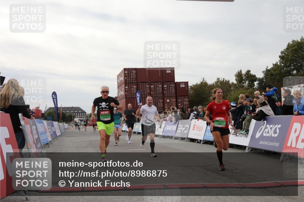 03.10.2025 - Köhlbrandbrückenlauf Yannick Fuchs http://msf.ph/oto/8986875 03.10.2025 15:59:20 Ziel 7262, 8780, 9126, 9238, 9521, 9577 meine-sportfotos.de