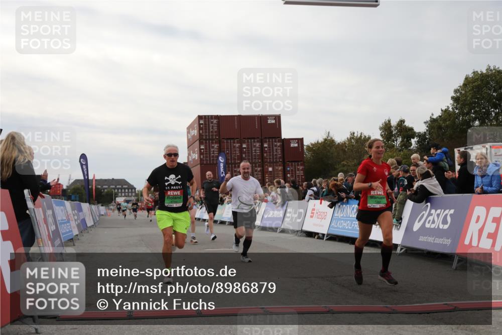 03.10.2025 - Köhlbrandbrückenlauf Yannick Fuchs http://msf.ph/oto/8986879 03.10.2025 15:59:20 Ziel 7262, 8780, 9126, 9238, 9521, 9577 meine-sportfotos.de