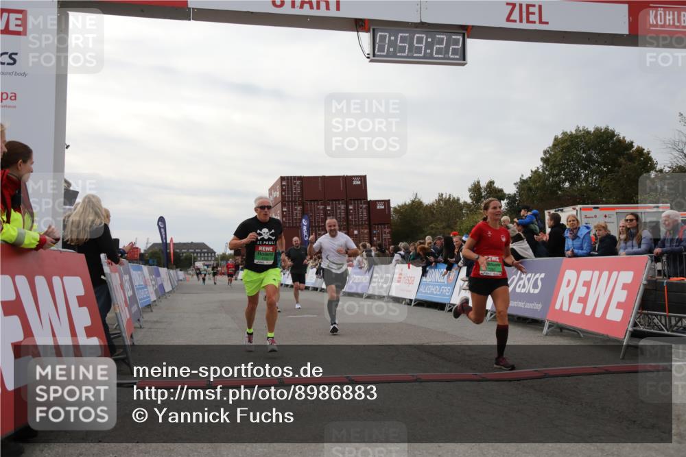 03.10.2025 - Köhlbrandbrückenlauf Yannick Fuchs http://msf.ph/oto/8986883 03.10.2025 15:59:20 Ziel 7262, 8780, 9126, 9238, 9521, 9577 meine-sportfotos.de