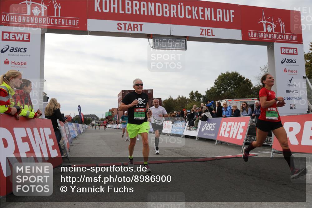 03.10.2025 - Köhlbrandbrückenlauf Yannick Fuchs http://msf.ph/oto/8986900 03.10.2025 15:59:21 Ziel 7089, 7262, 8780, 9126, 9238, 9521, 9577 meine-sportfotos.de