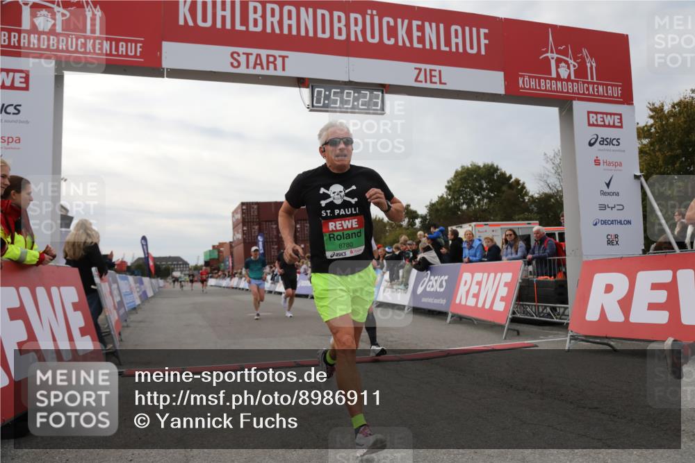 03.10.2025 - Köhlbrandbrückenlauf Yannick Fuchs http://msf.ph/oto/8986911 03.10.2025 15:59:21 Ziel 7089, 7262, 8780, 9126, 9238, 9521, 9577 meine-sportfotos.de