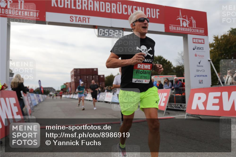 03.10.2025 - Köhlbrandbrückenlauf Yannick Fuchs http://msf.ph/oto/8986919 03.10.2025 15:59:21 Ziel 7089, 7262, 8780, 9126, 9238, 9521, 9577 meine-sportfotos.de