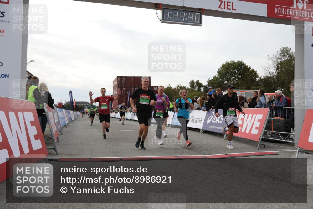 03.10.2025 - Köhlbrandbrückenlauf Yannick Fuchs http://msf.ph/oto/8986921 03.10.2025 16:11:44 Ziel 7330, 7419, 7469, 7533, 7658, 9200, 9202, 9392, 9634 meine-sportfotos.de